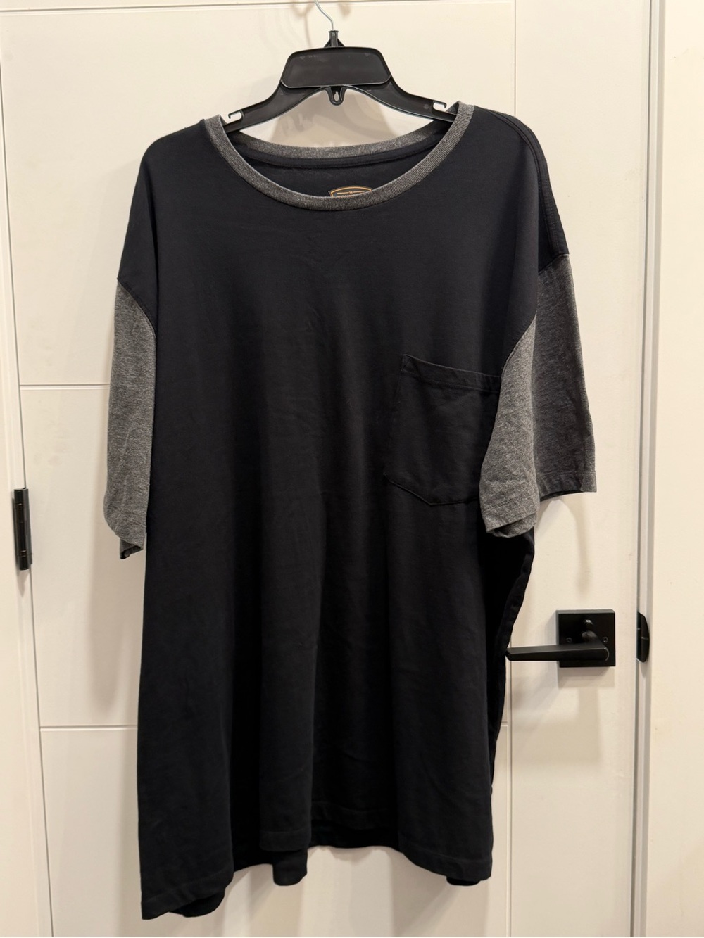 The Foundry Supply co Men's Front Pocket Tee Big & Tall Black and Grey Size 3XL